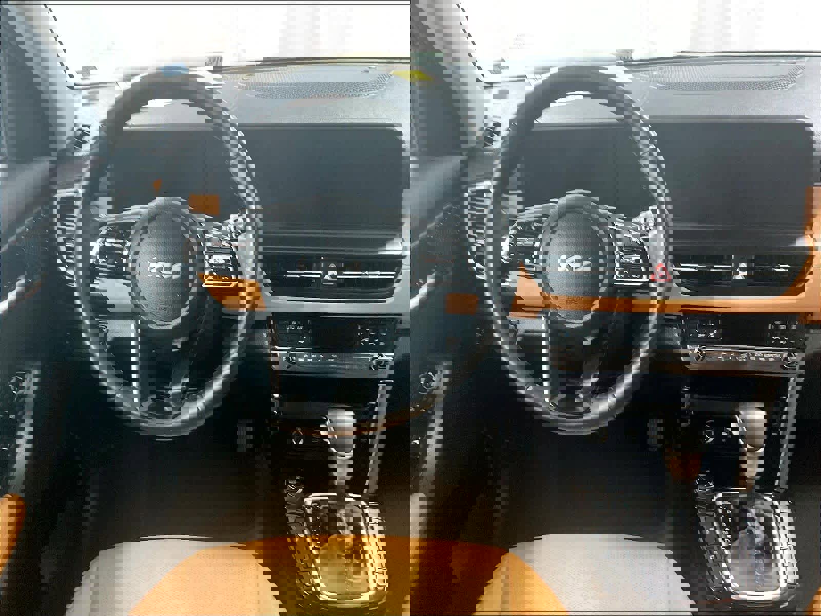 Used 2025 Kia Seltos EX w/ EX Sunroof Package image 17