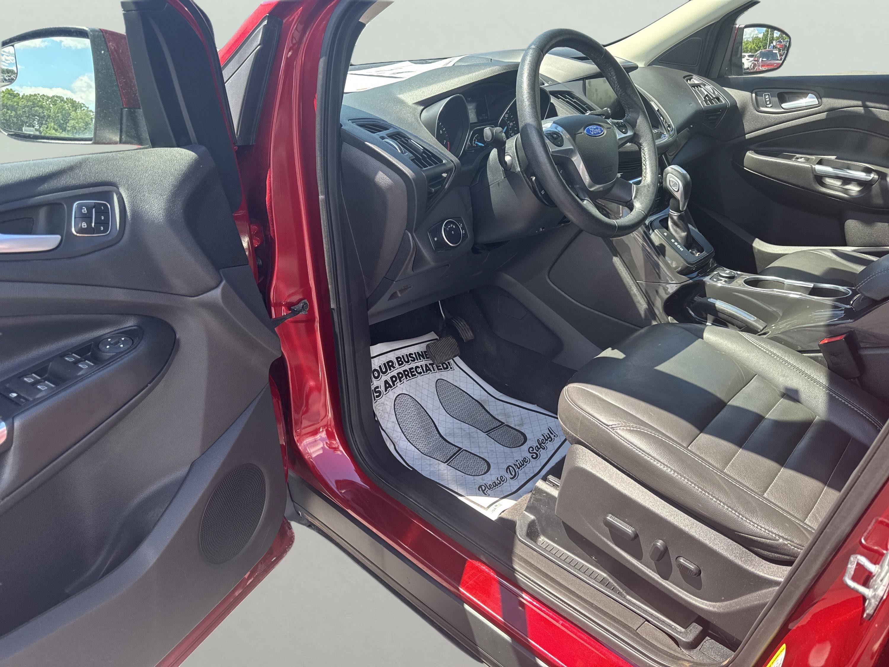 Used 2015 Ford Escape Titanium AWD/4WD image 12