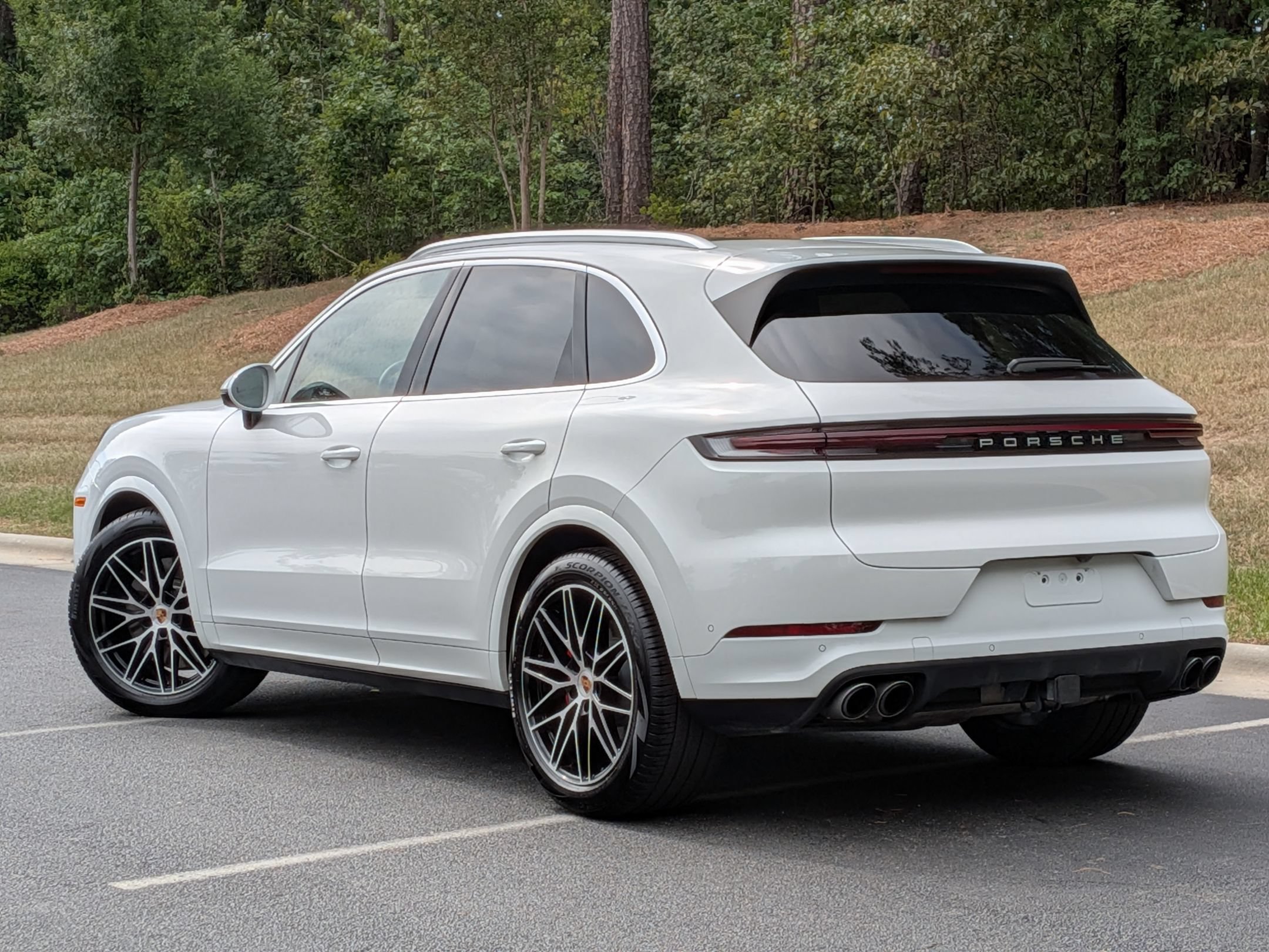 Certified 2026 Porsche Cayenne S AWD/4WD image 3