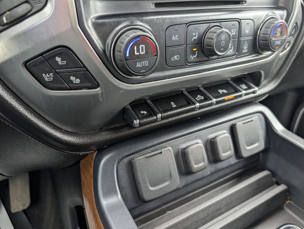 Used 2015 Chevrolet Silverado 2500 LTZ w/ LTZ Plus Package AWD/4WD image 17