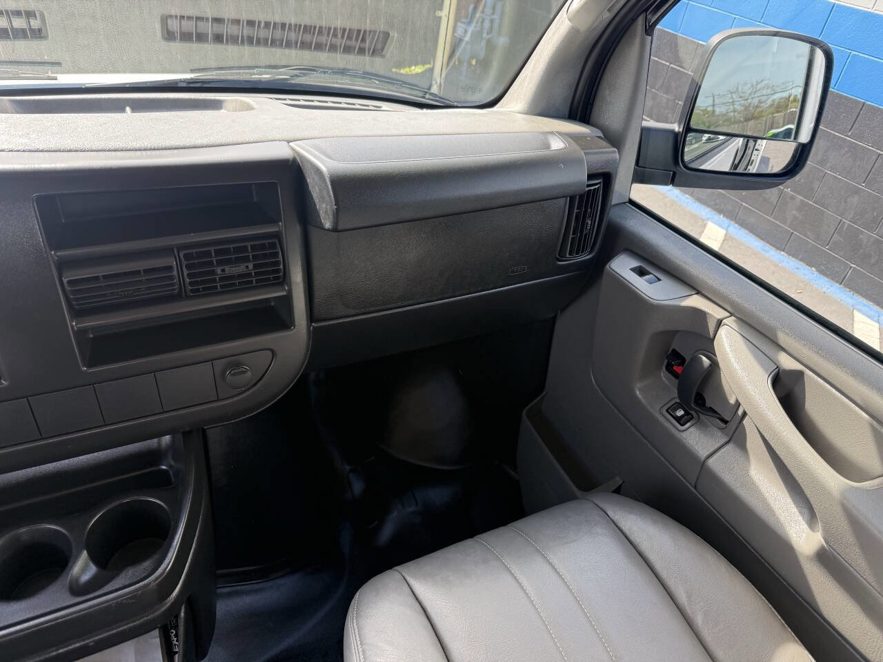 Used 2013 GMC Savana 2500 image 7