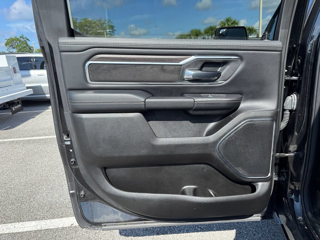 Used 2026 RAM 1500 Laramie AWD/4WD image 9