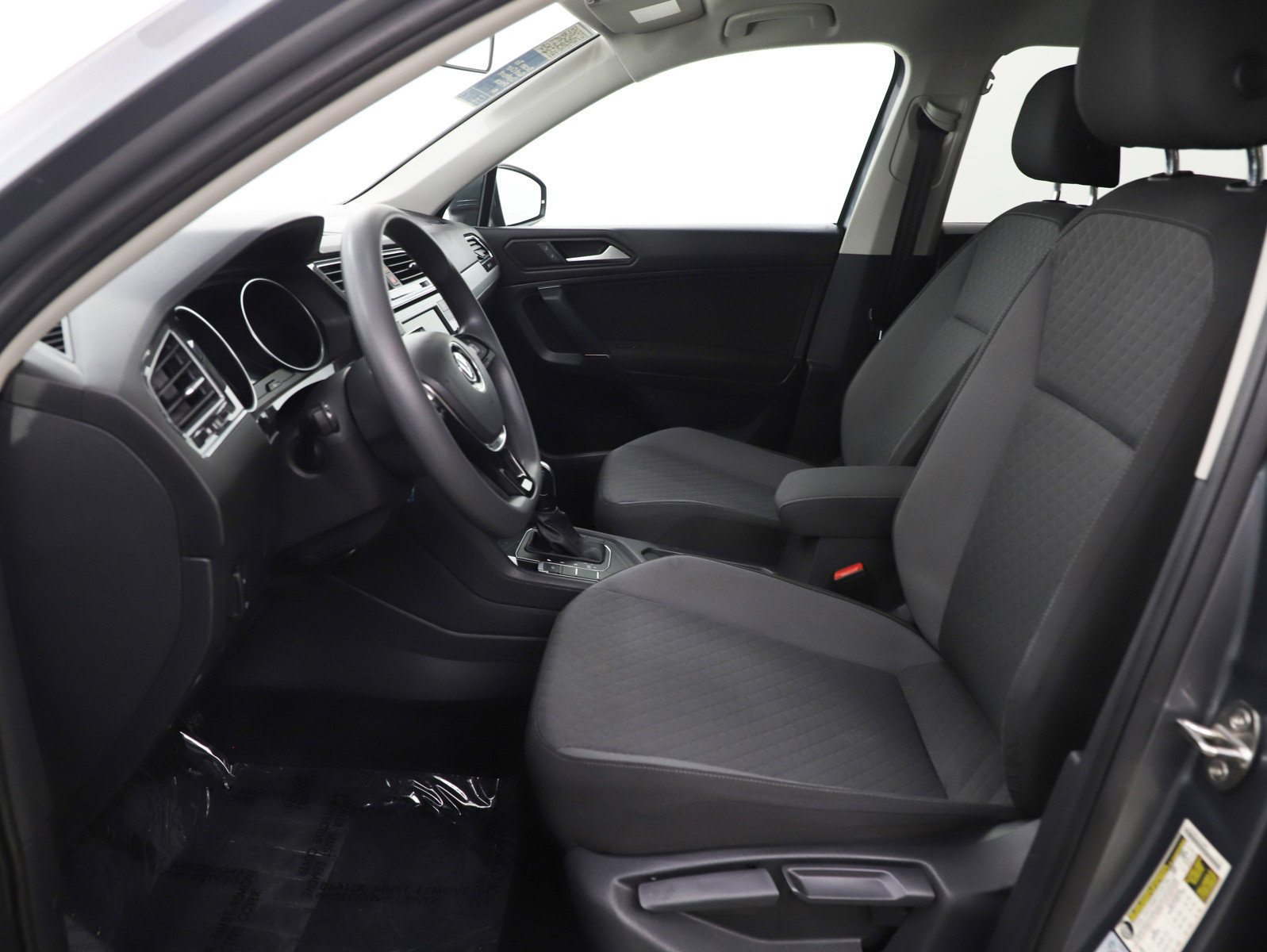 Used 2020 Volkswagen Tiguan S image 16