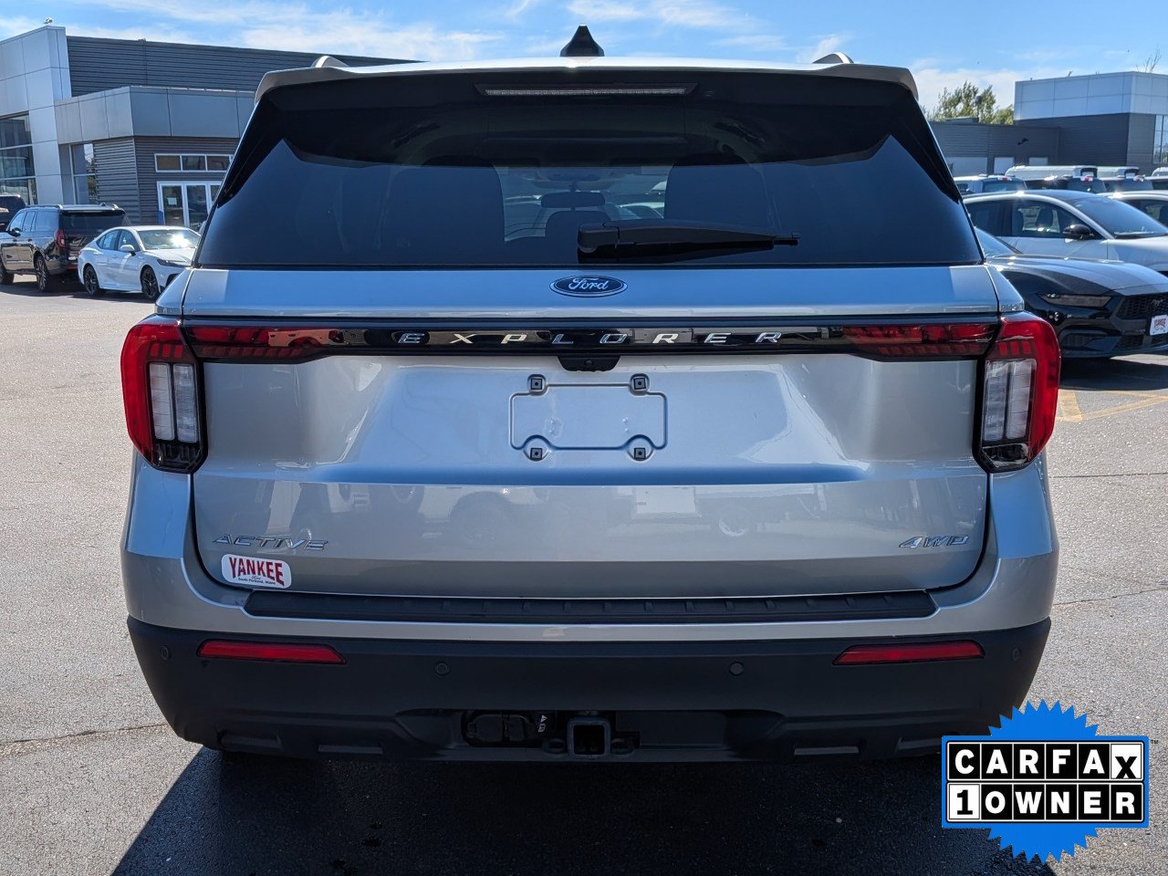 Used 2025 Ford Explorer Active AWD/4WD image 5