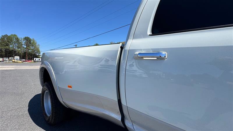 Used 2017 RAM 3500 Laramie image 25