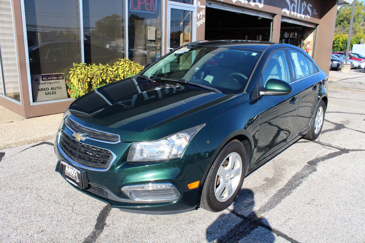 Used 2015 Chevrolet Cruze LT image 2
