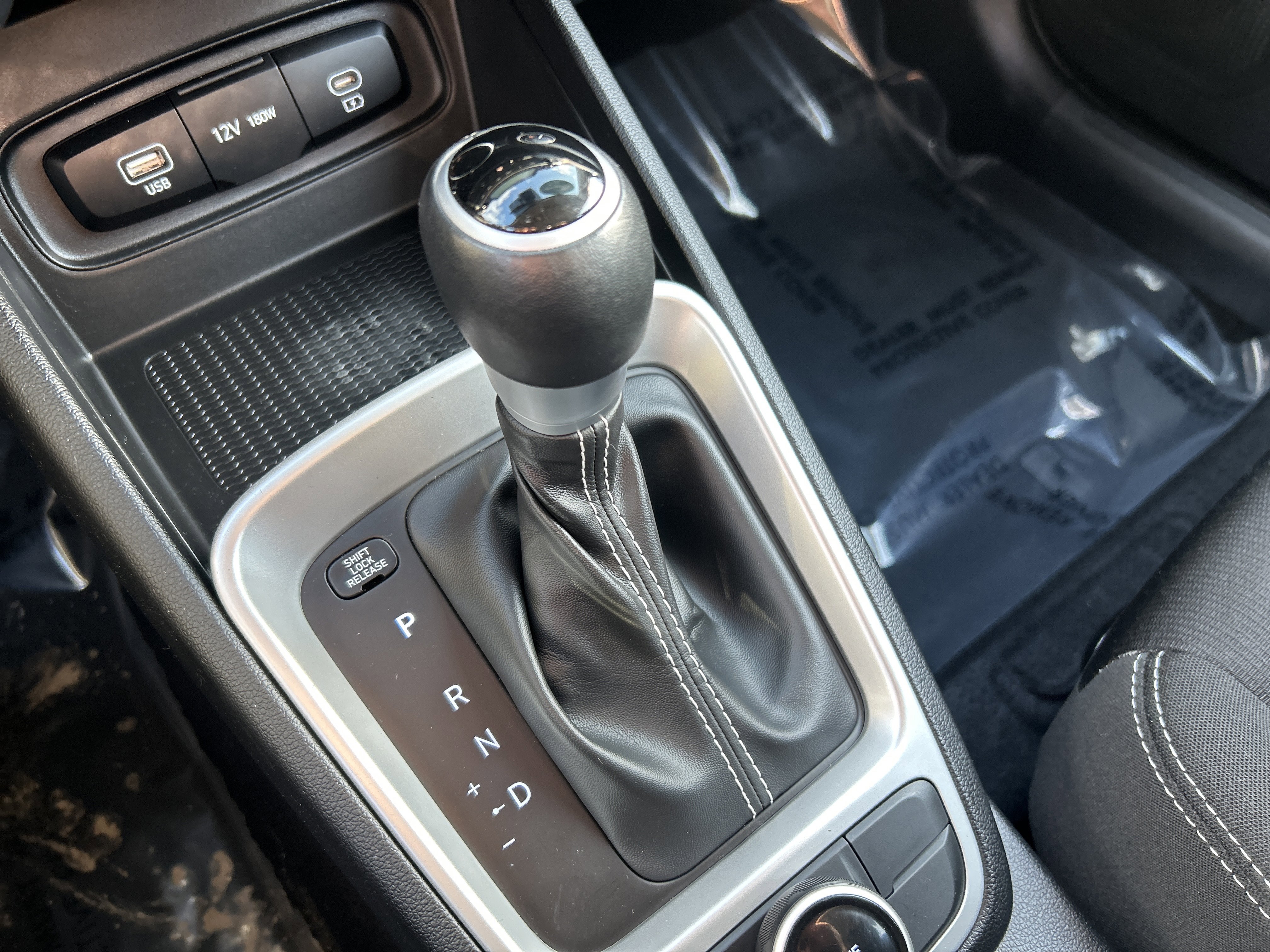 Certified 2024 Hyundai Venue SEL image 24