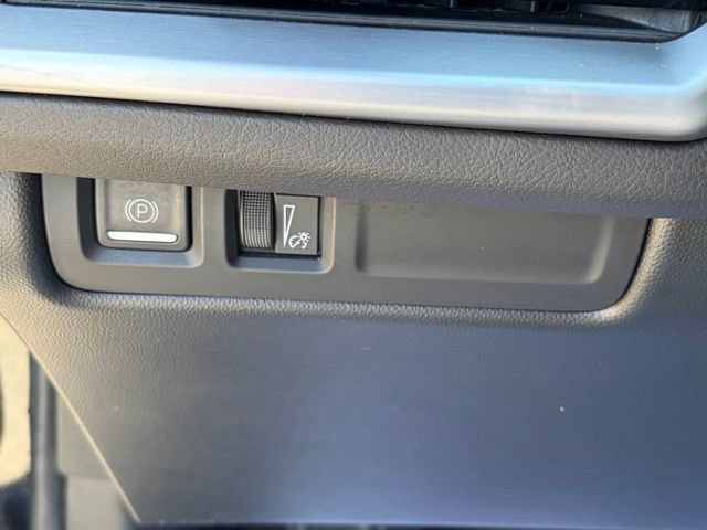 Used 2025 Cadillac XT4 Premium Luxury AWD/4WD image 22