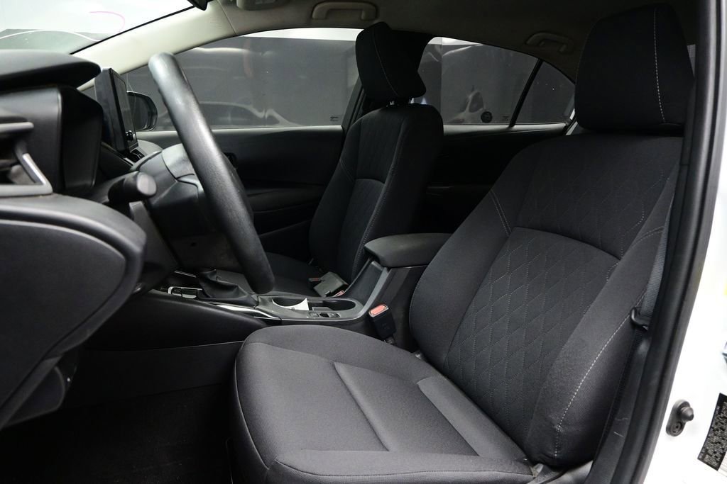 Used 2025 Toyota Corolla LE FWD image 12