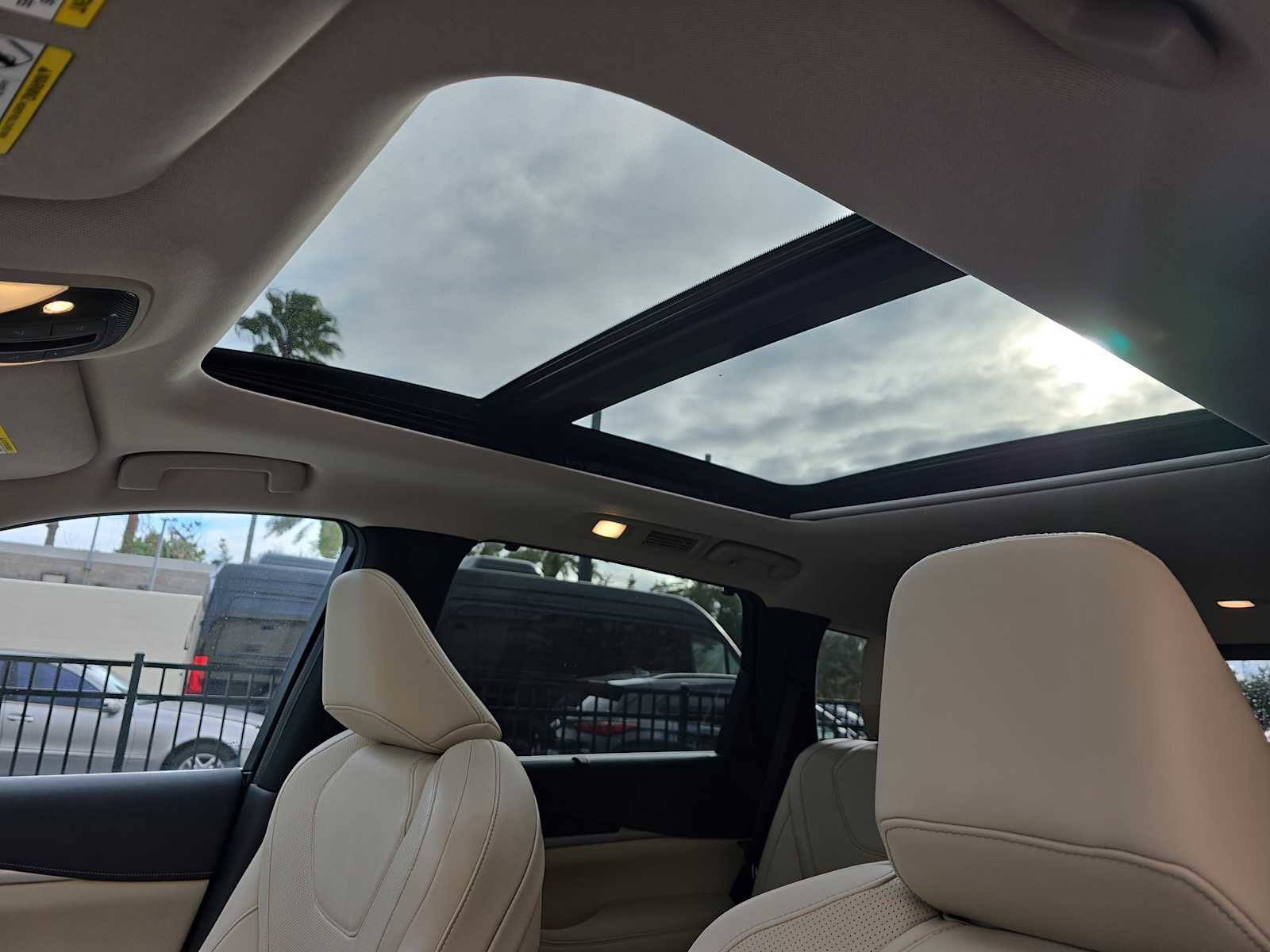 Used 2022 INFINITI QX60 Sensory w/ Cargo Package image 29