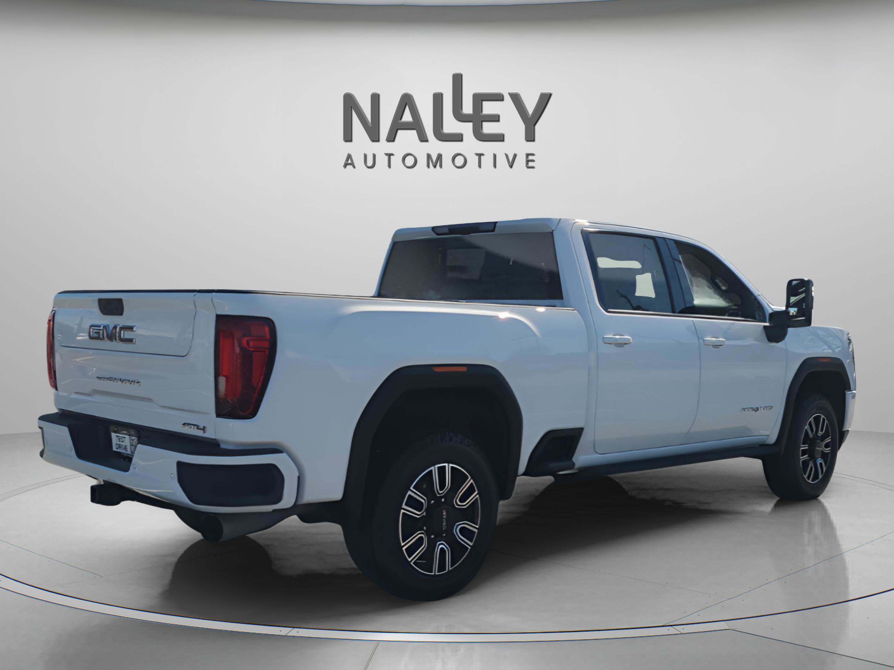Used 2021 GMC Sierra 2500 AT4 w/ AT4 Premium Plus Package image 6