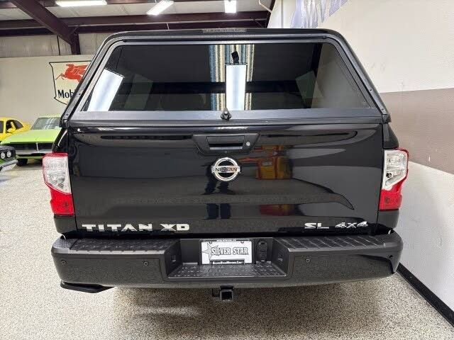 Used 2018 Nissan Titan SL w/ Chrome Package AWD/4WD image 8