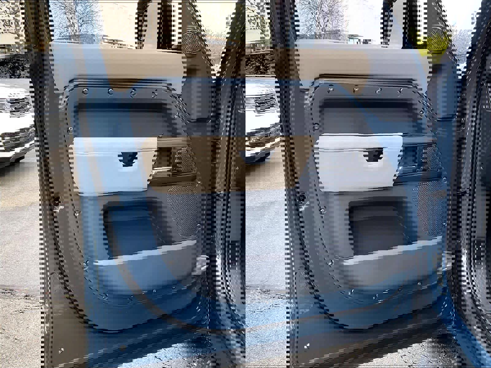 Used 2022 Land Rover Defender 110 X-Dynamic SE image 25