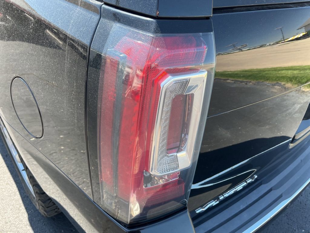 Used 2016 GMC Yukon Denali w/ Open Road Package image 21