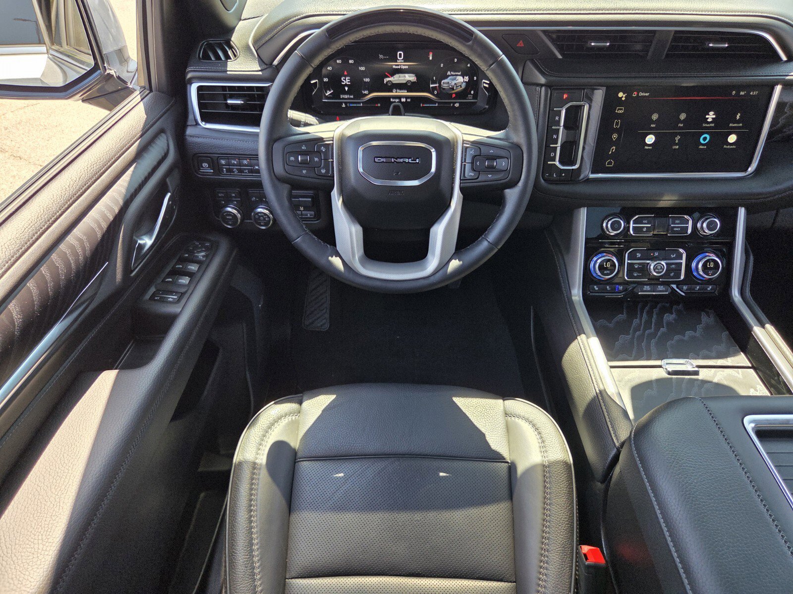 Used 2024 GMC Yukon Denali w/ Denali Reserve Package image 12