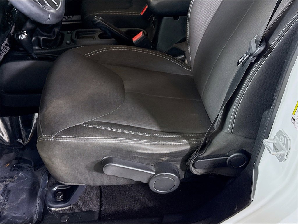 Used 2017 Jeep Wrangler Unlimited Sahara w/ Connectivity Group image 21