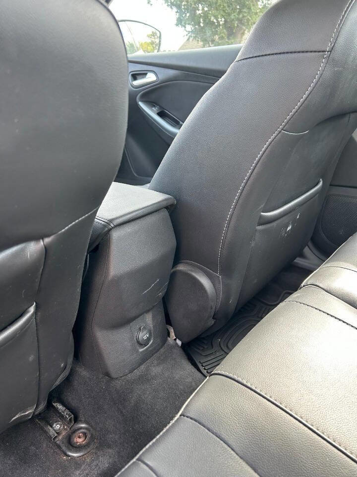 Used 2012 Ford Focus Titanium image 39