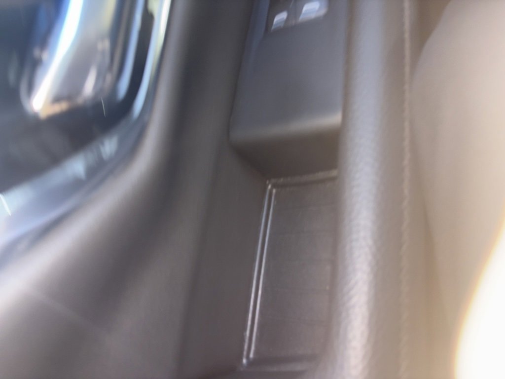 New 2025 GMC Yukon XL Denali w/ Sun & Power Step Package image 14