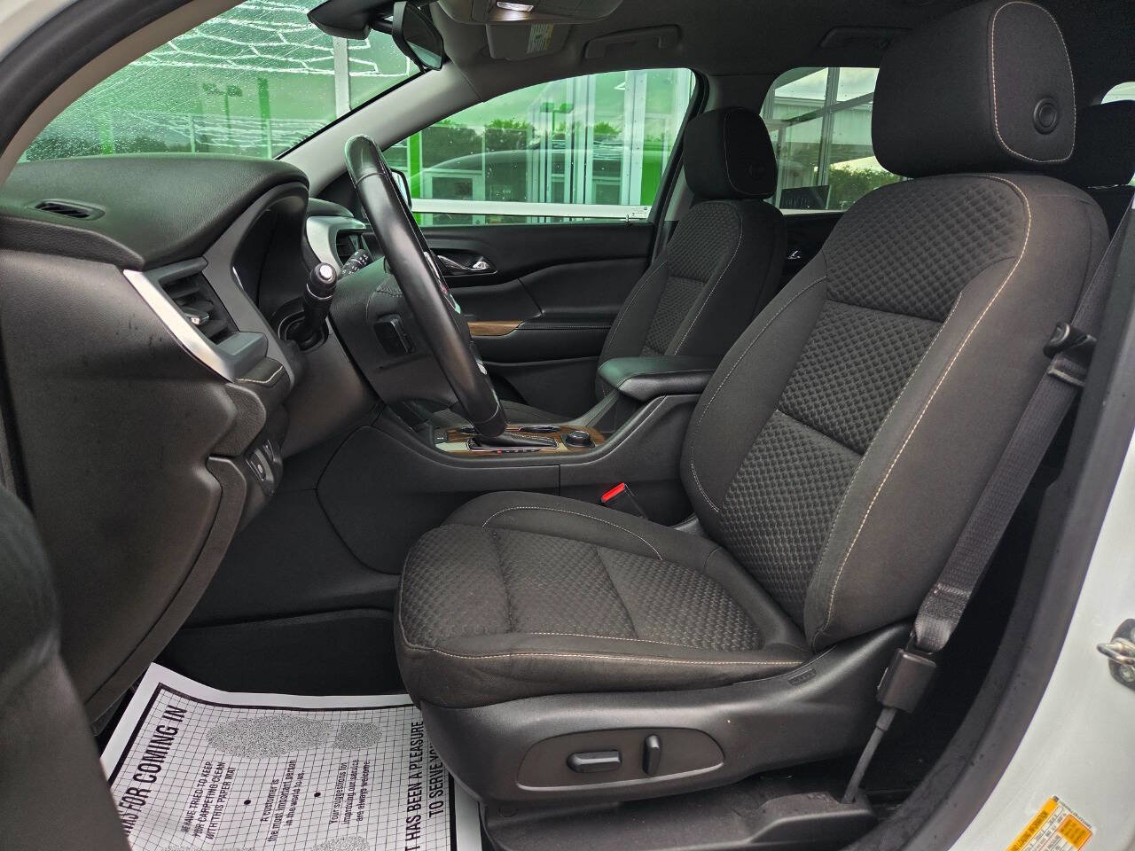 Used 2018 GMC Acadia SLE w/ LPO, Floor Liner Package image 9