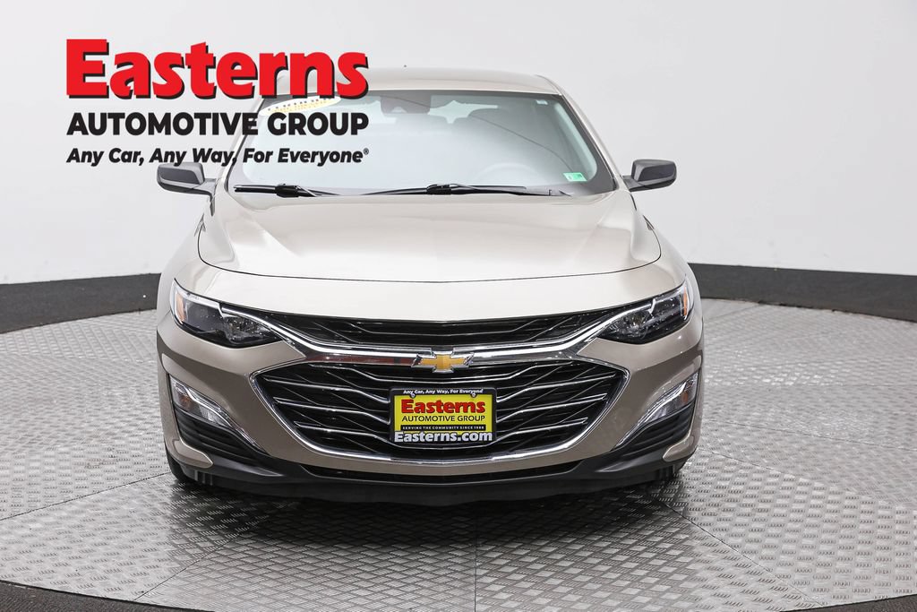 Used 2024 Chevrolet Malibu LS FWD image 2