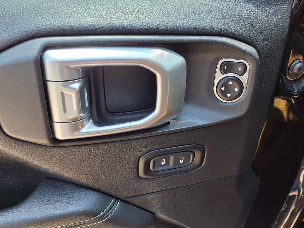 Used 2020 Jeep Gladiator Overland w/ LED Lighting Group AWD/4WD image 22