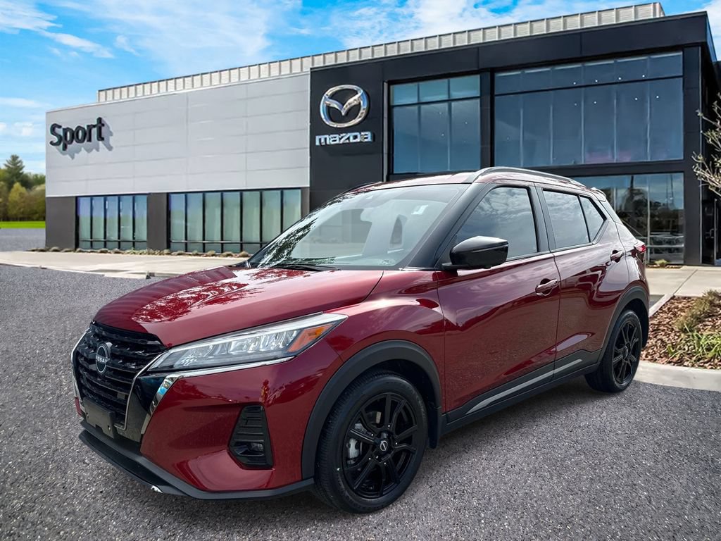 Used 2024 Nissan Kicks SR w/ SR Premium Package FWD image 7