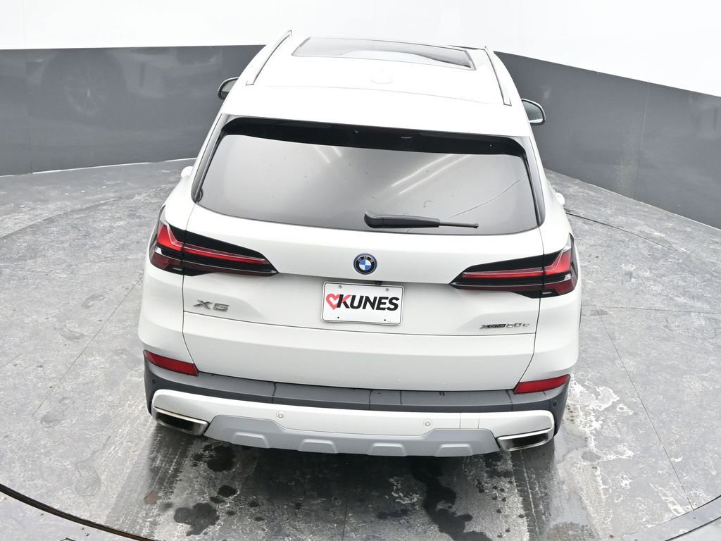 Used 2024 BMW X5 xDrive50e image 18