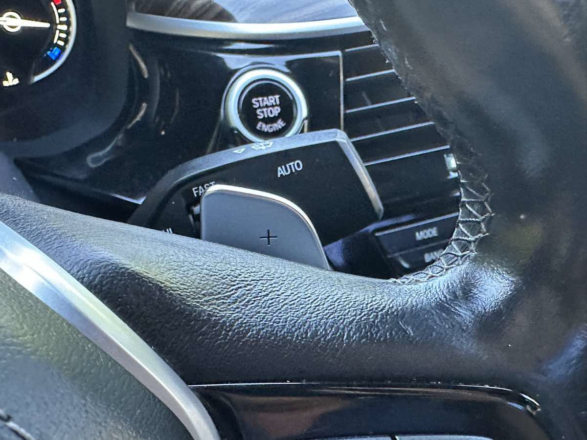 Used 2019 BMW 540i xDrive AWD/4WD image 38