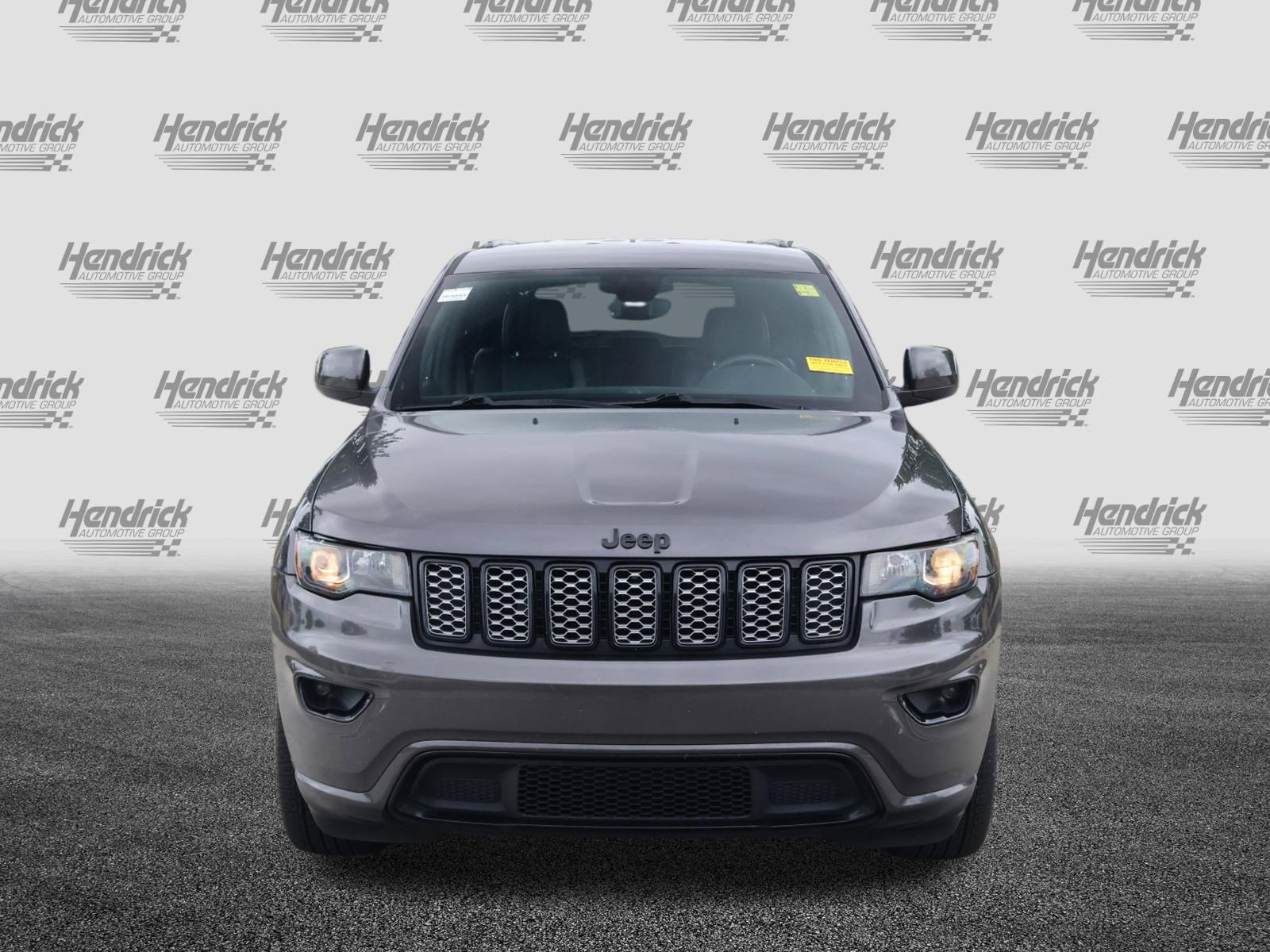 Used 2018 Jeep Grand Cherokee Altitude RWD image 3