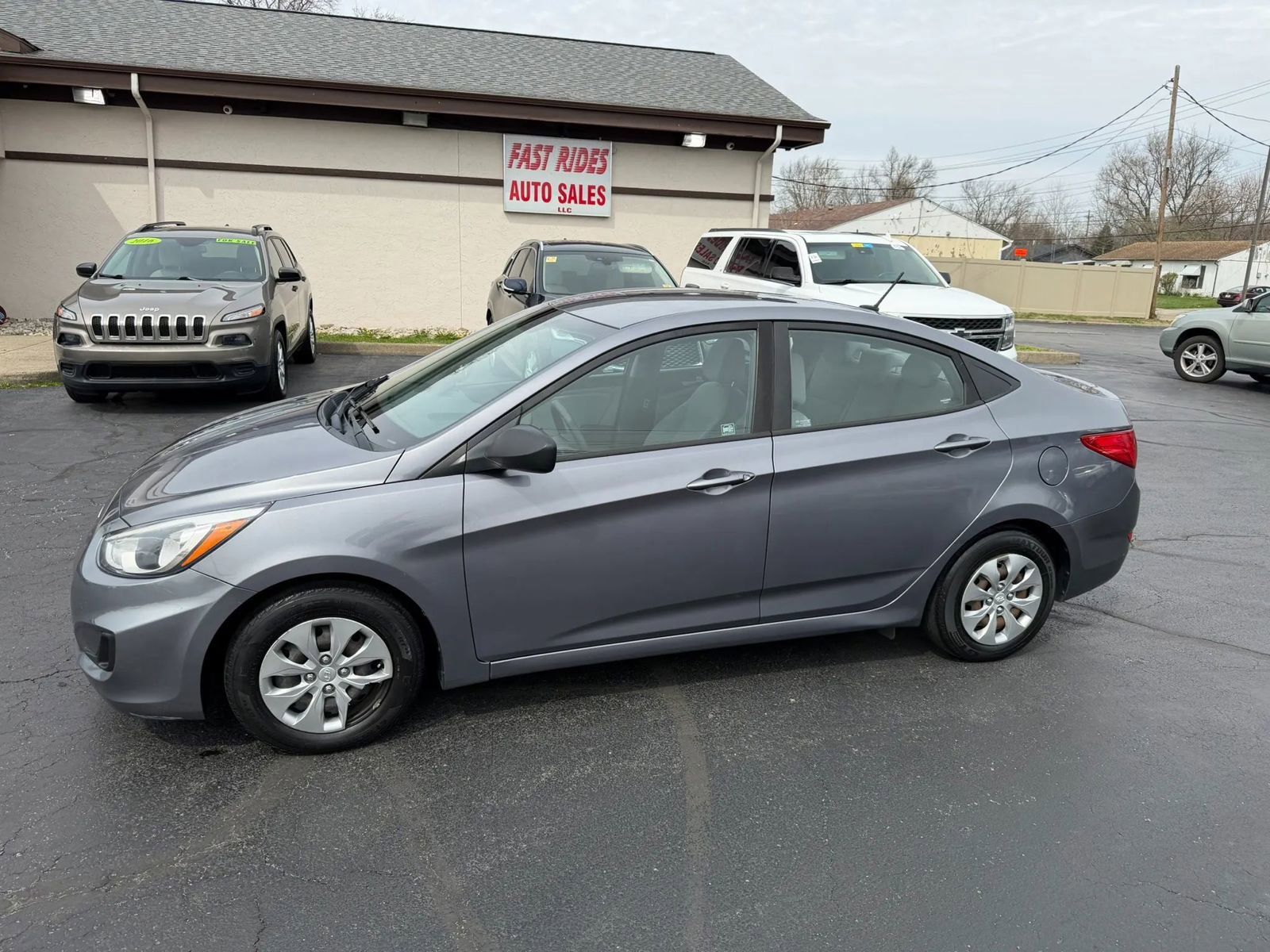 Used 2017 Hyundai Accent SE image 3