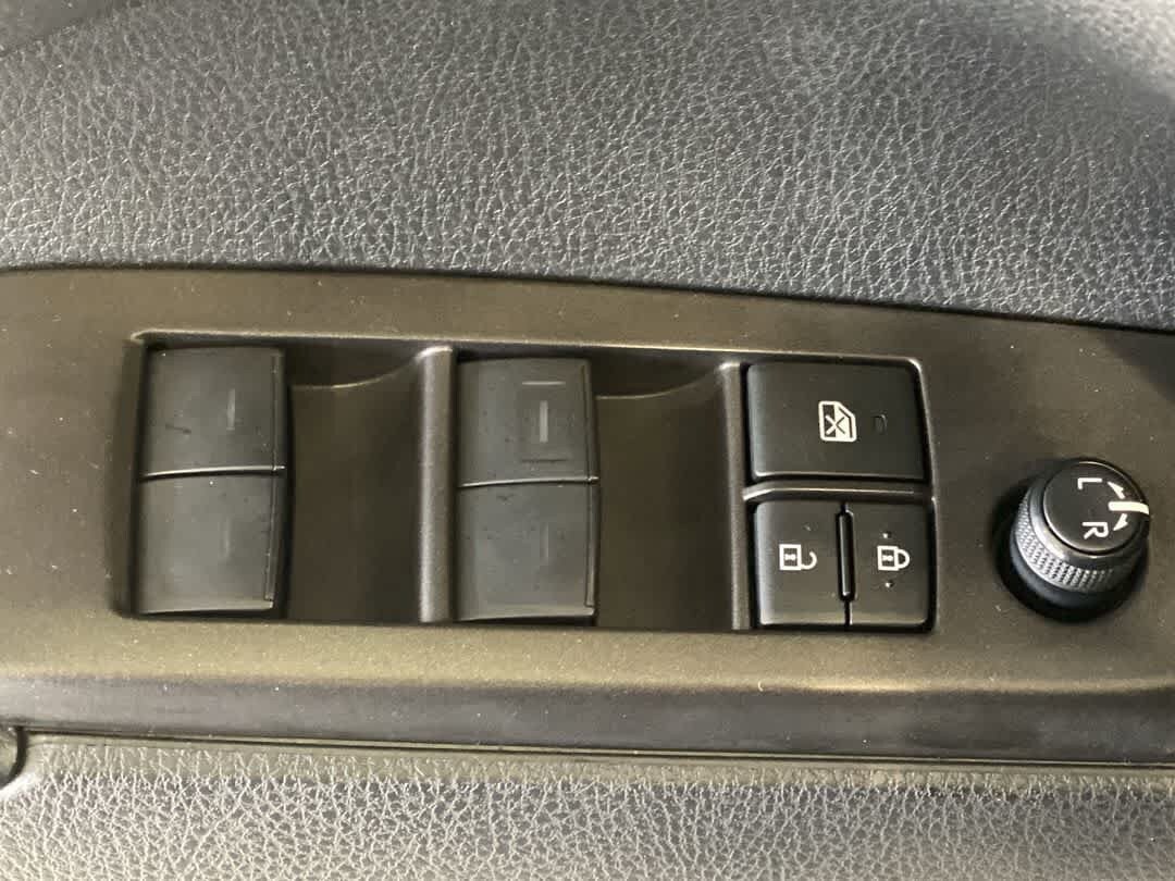 Used 2023 Toyota Camry SE w/ Blackout Package (TMS) AWD/4WD image 16