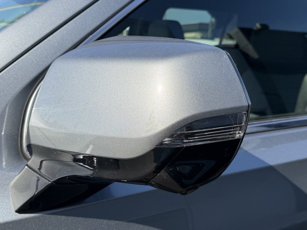 Used 2025 GMC Yukon Denali image 10