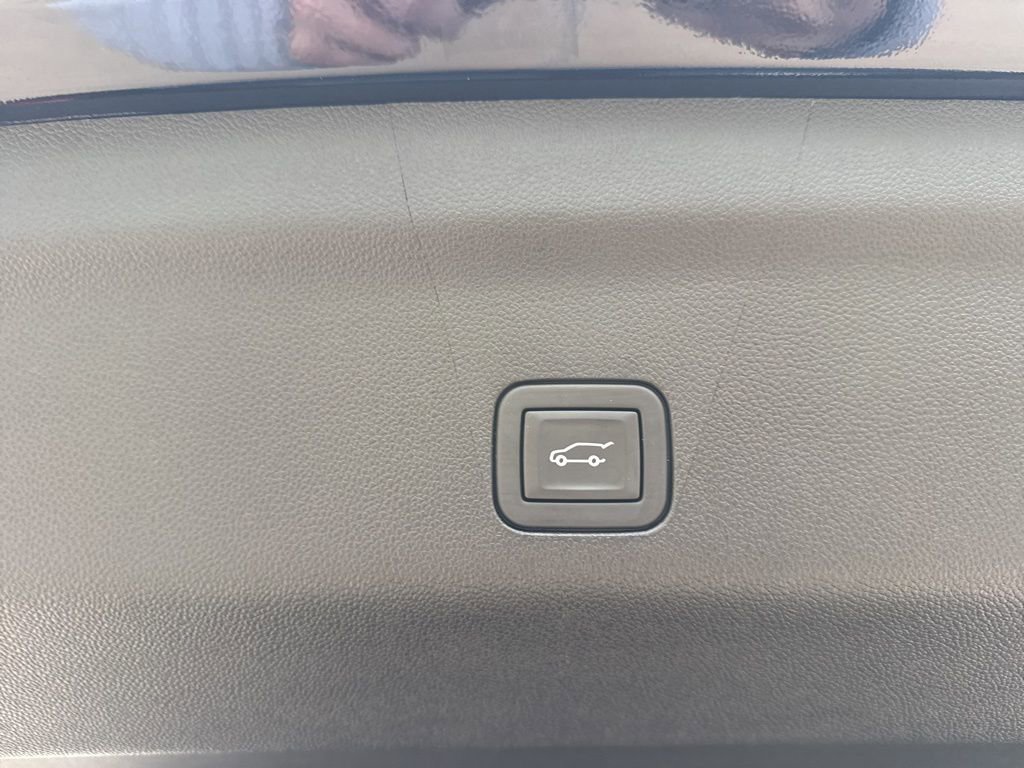 Used 2024 GMC Yukon XL Denali Ultimate w/ LPO, Illumination Package image 45