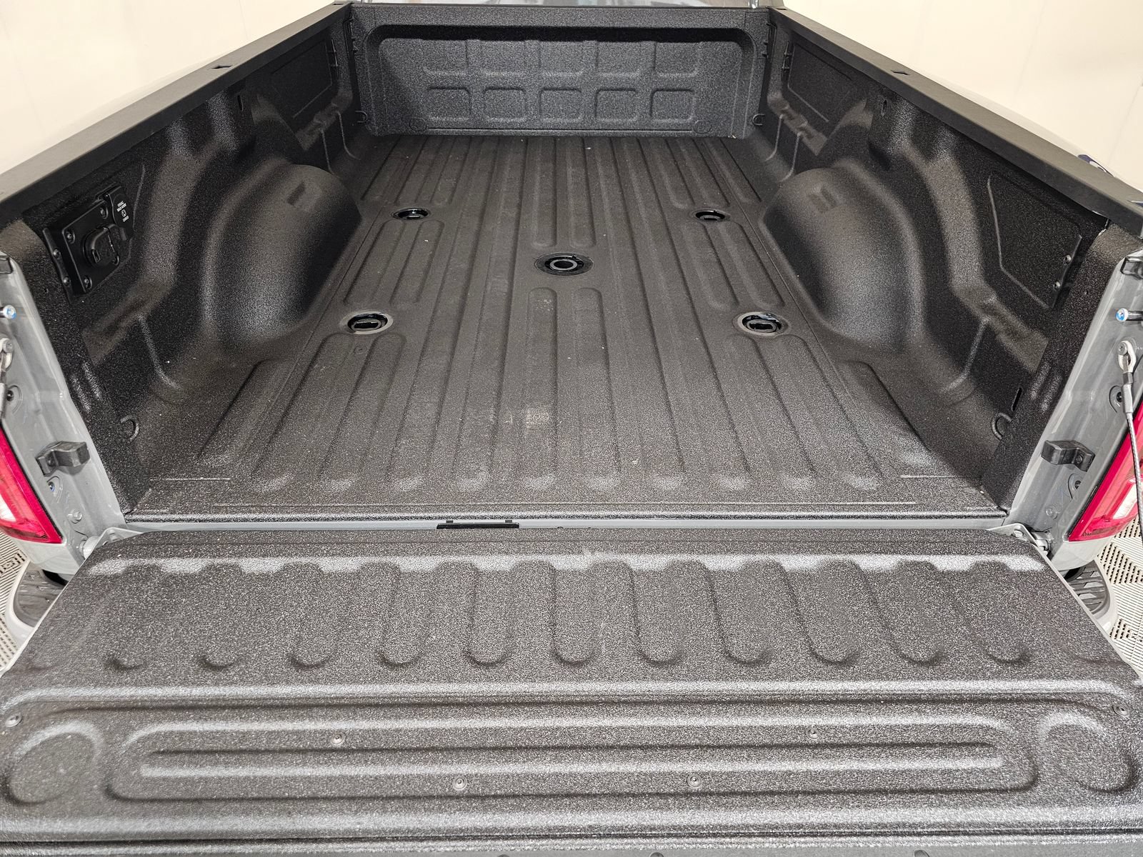 New 2026 RAM 3500 Laramie AWD/4WD image 25