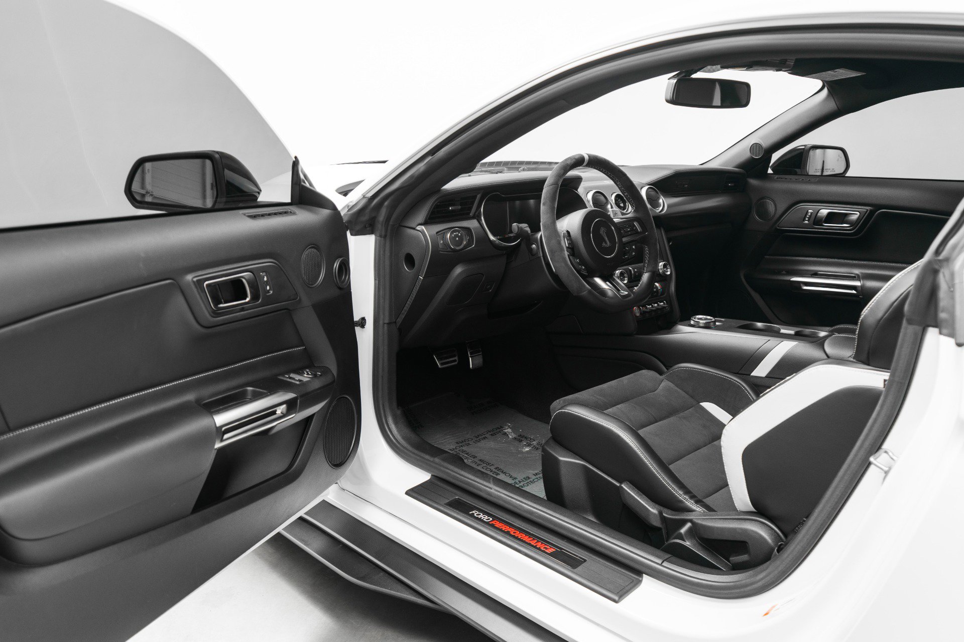 Used 2022 Ford Mustang Shelby GT500 w/ Technology Package RWD image 23