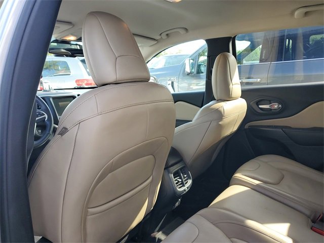 Used 2016 Jeep Cherokee Limited image 13