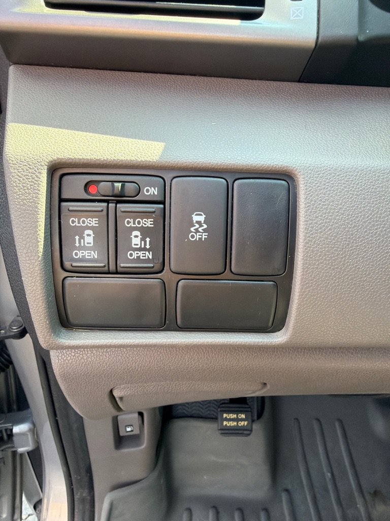 Used 2016 Honda Odyssey SE image 23