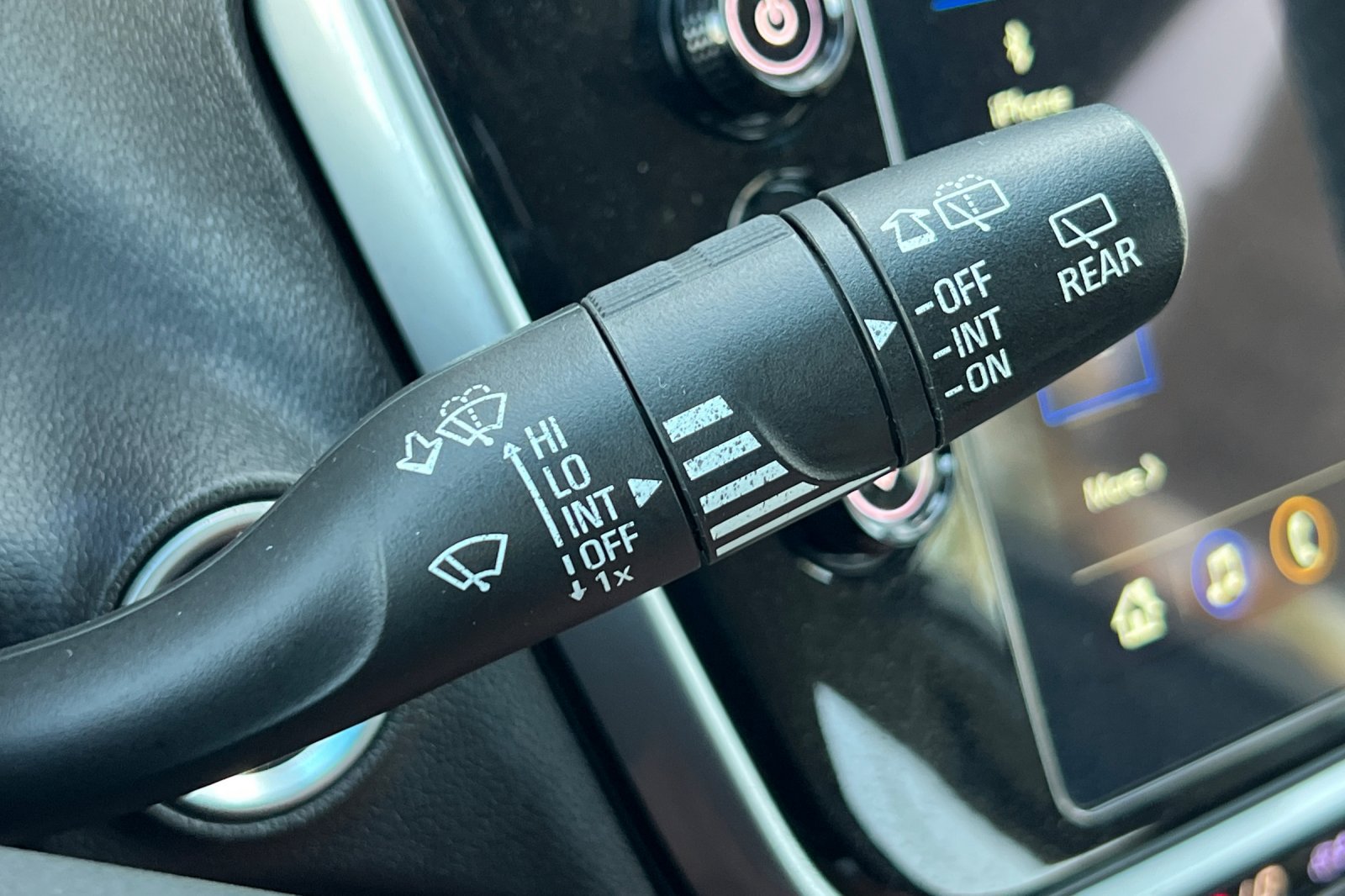 Used 2023 Chevrolet Bolt LT FWD image 33
