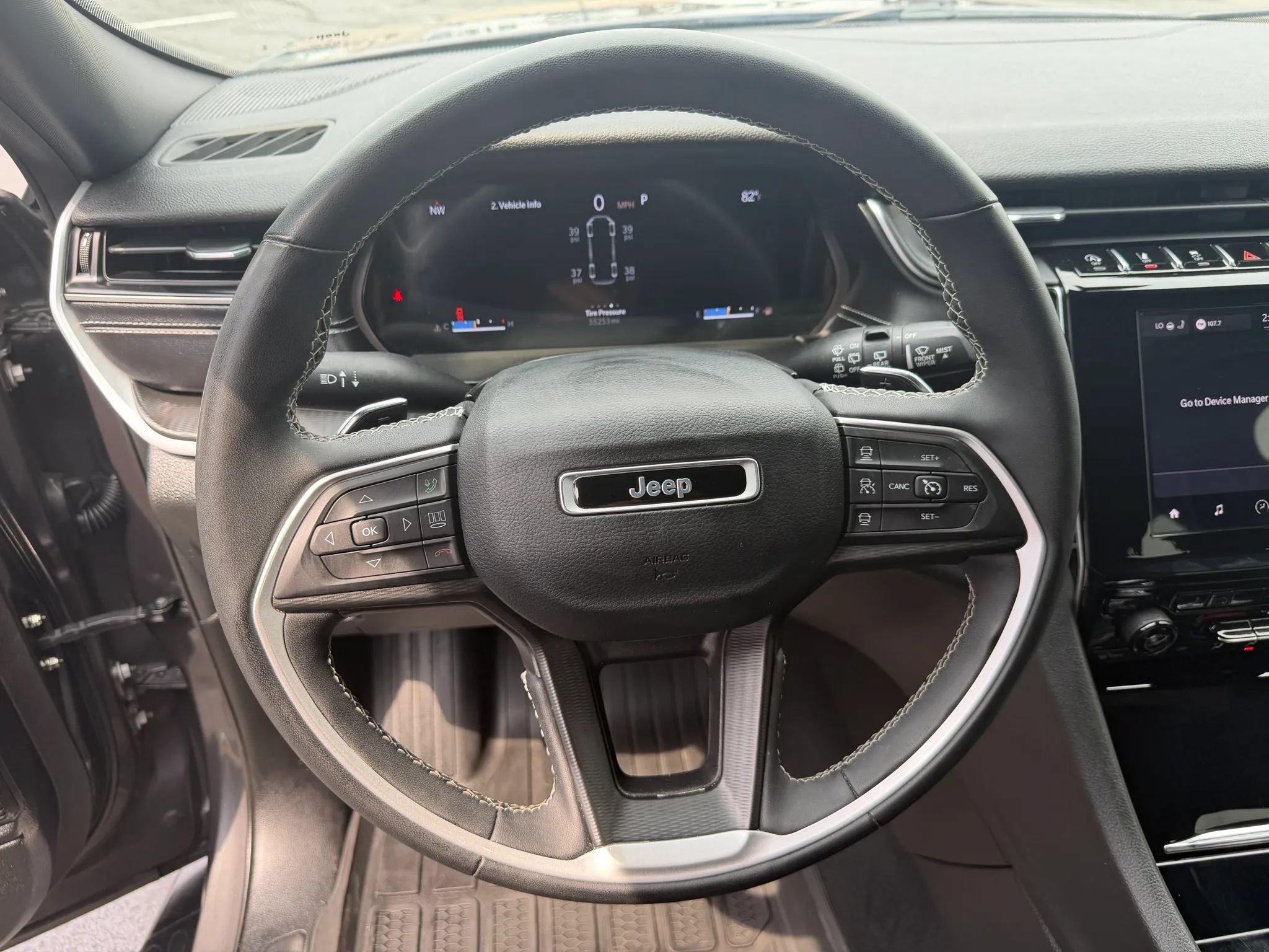 Used 2023 Jeep Grand Cherokee L Laredo AWD/4WD image 24