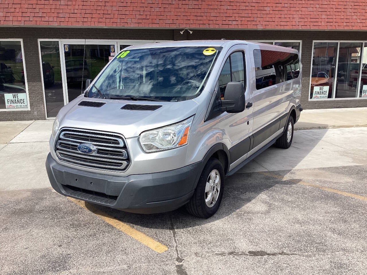 Used 2018 Ford Transit 350 XLT RWD image 2