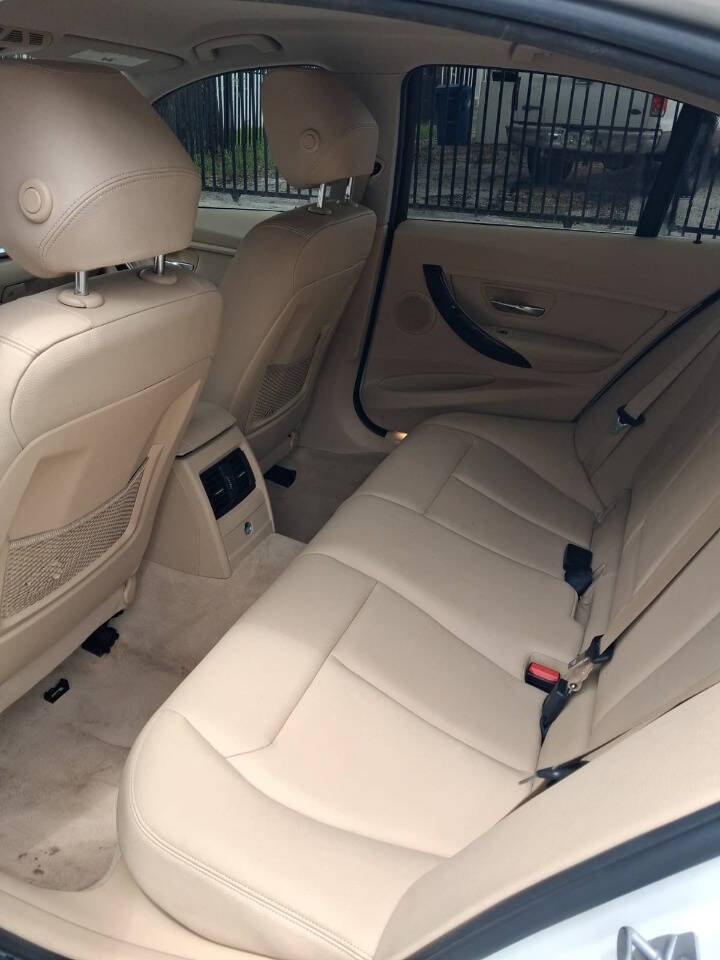 Used 2015 BMW 328i Sedan RWD image 4