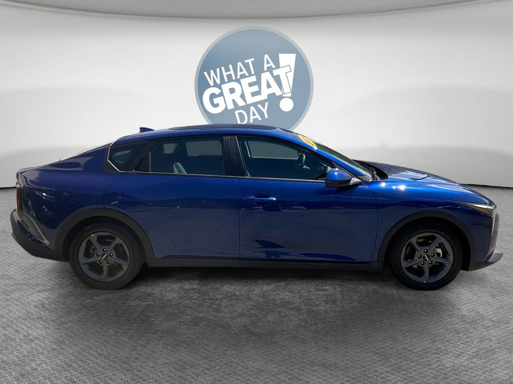 Used 2025 Kia K4 LXS FWD image 2