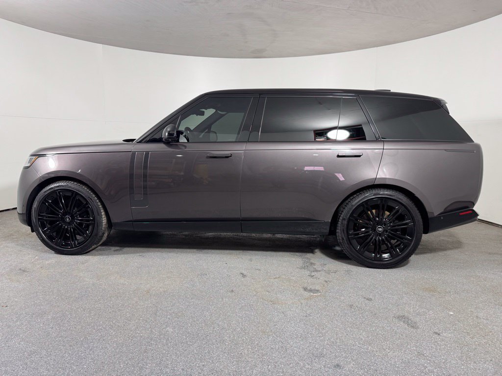 Used 2023 Land Rover Range Rover Long Wheelbase First Edition AWD/4WD image 10