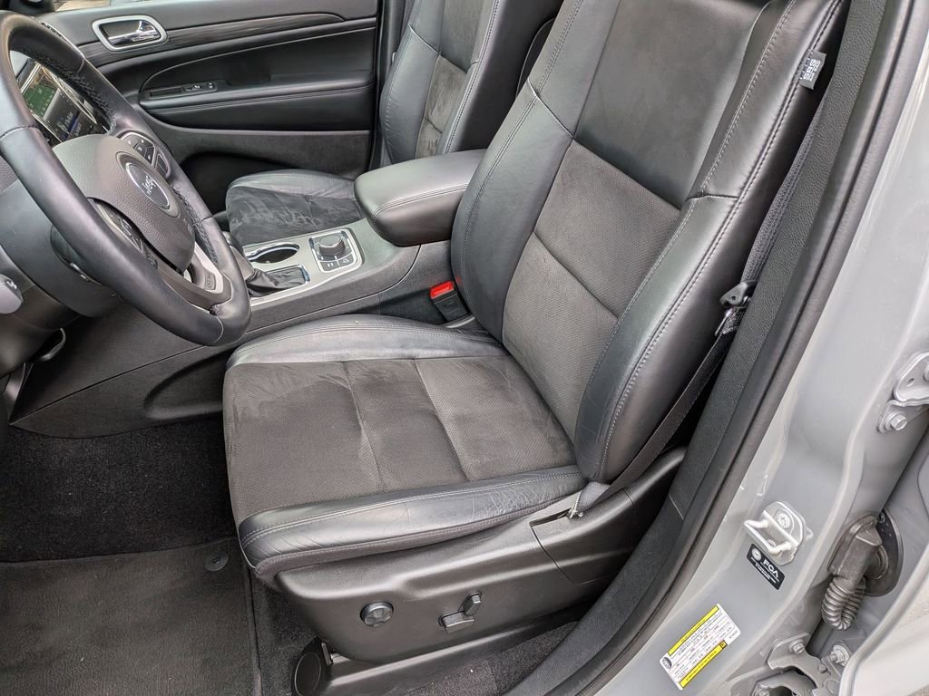 Used 2022 Jeep Grand Cherokee Laredo X image 23