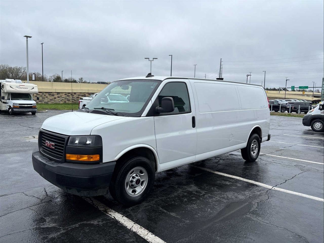 Used 2023 GMC Savana 2500 Extended w/ Driver Convenience Package image 4