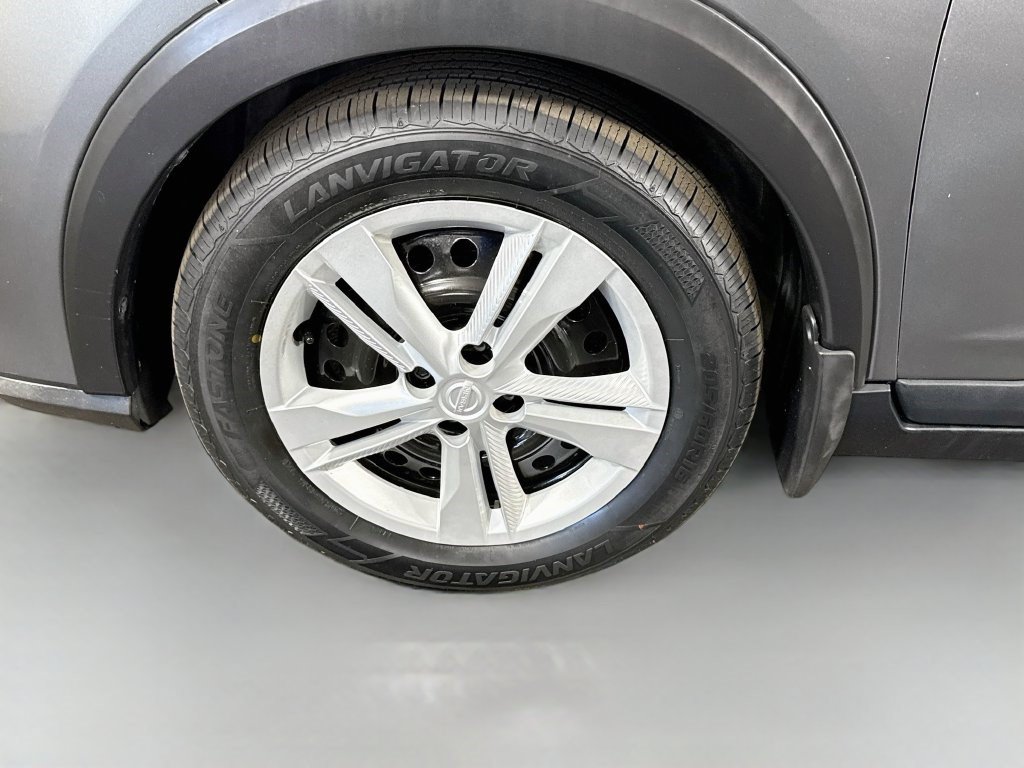 Used 2021 Nissan Kicks S FWD image 37