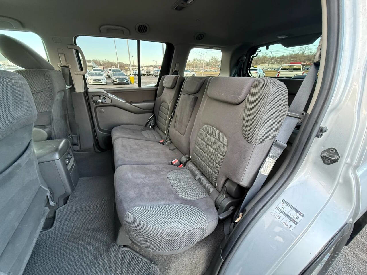 Used 2010 Nissan Pathfinder SE w/ SE Premium Journey Pkg image 13