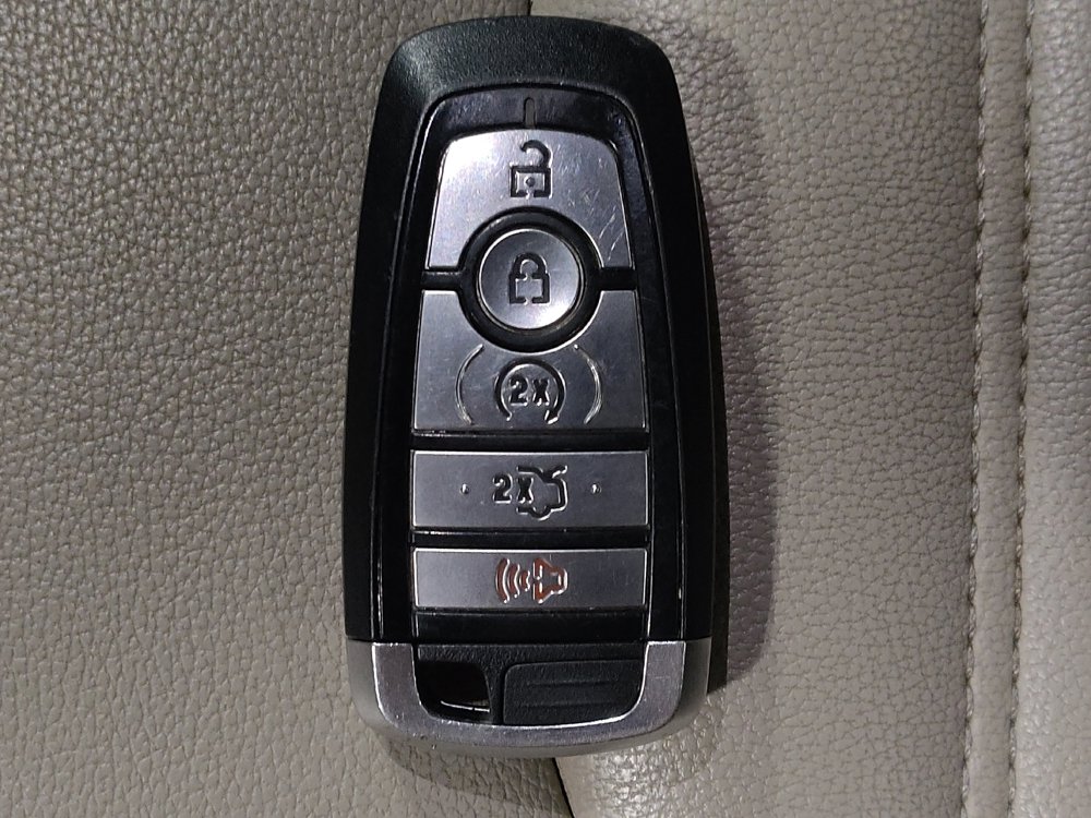 Used 2019 Ford Fusion SEL image 32