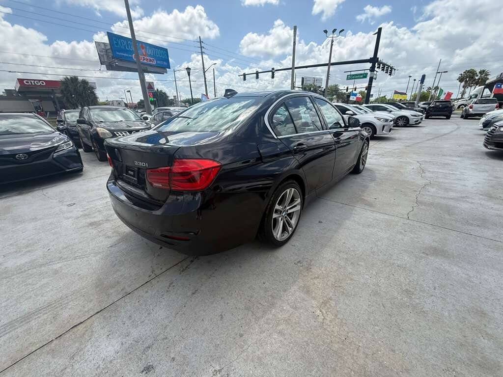 Used 2017 BMW 330i Sedan w/ Premium Package RWD image 4