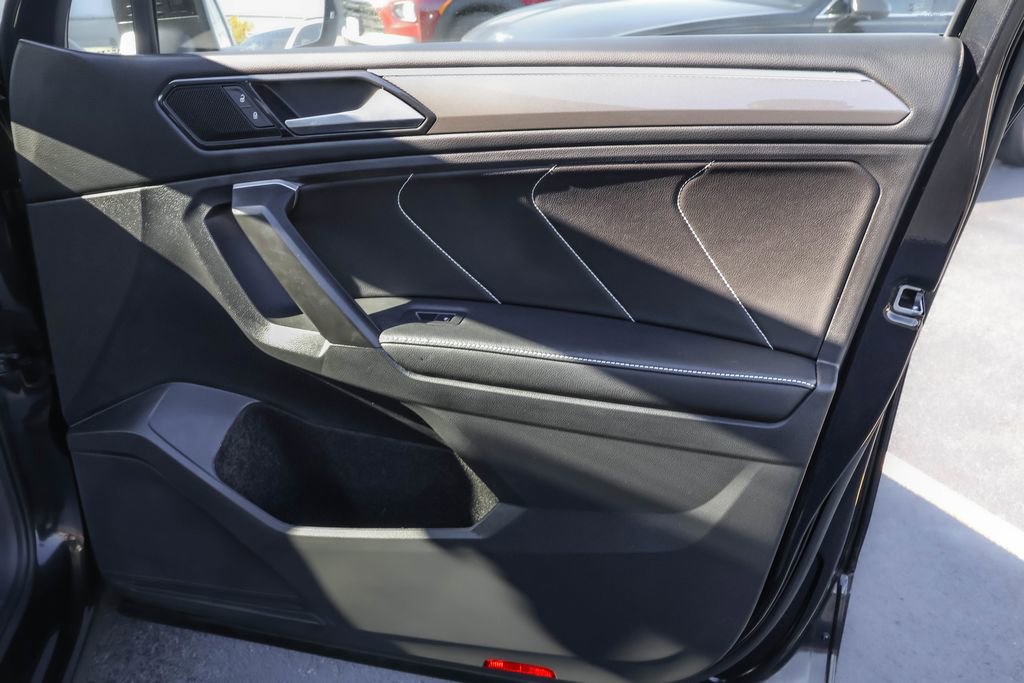 Used 2024 Volkswagen Tiguan SE R-Line image 39